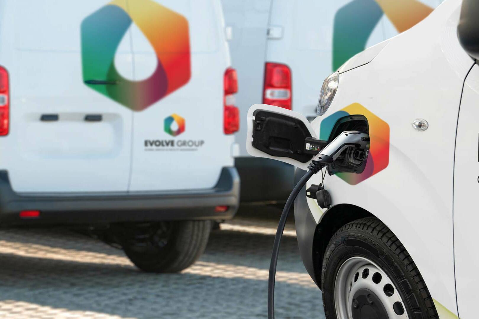 L’industria facility management ed i veicoli elettrici come mezzo di trasporto tra cantieri 7 evolve facility electric van uai